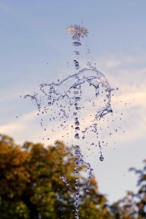 Fountain Stream Of Water Squirt