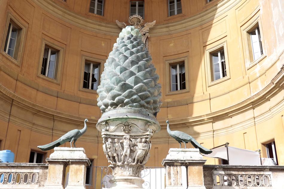 Vatican inner courtyard with sculptures