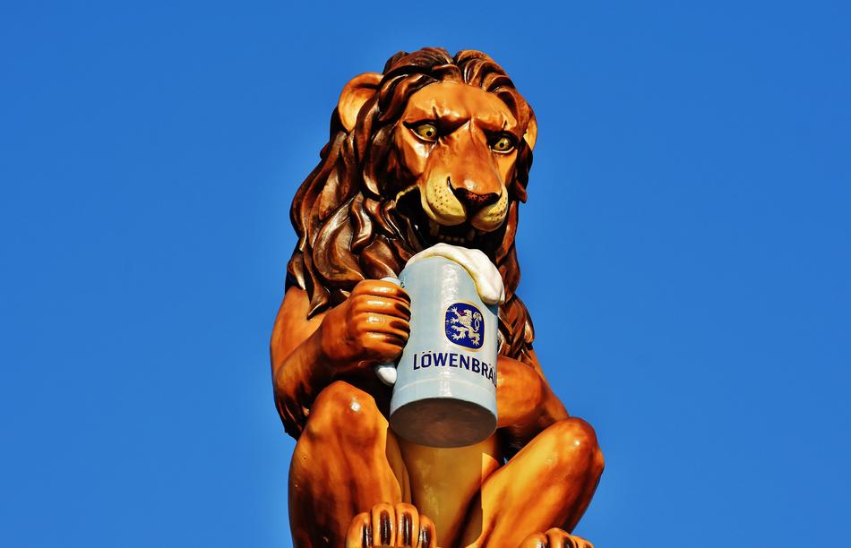 Löwenbräu Oktoberfest Beer