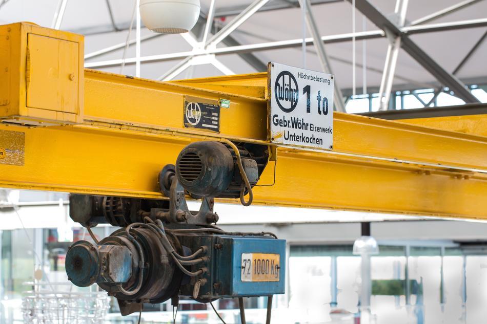 Hall Crane Metal