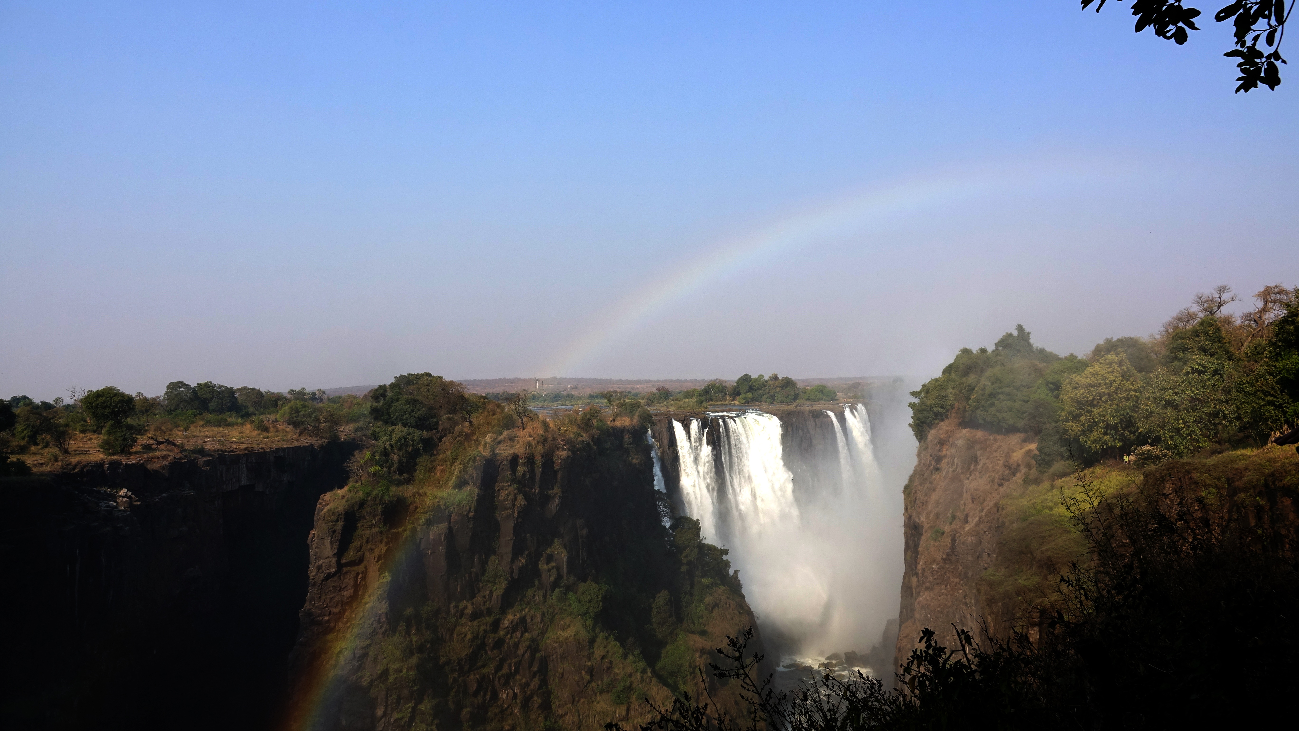 Гуинский водопад Африка
