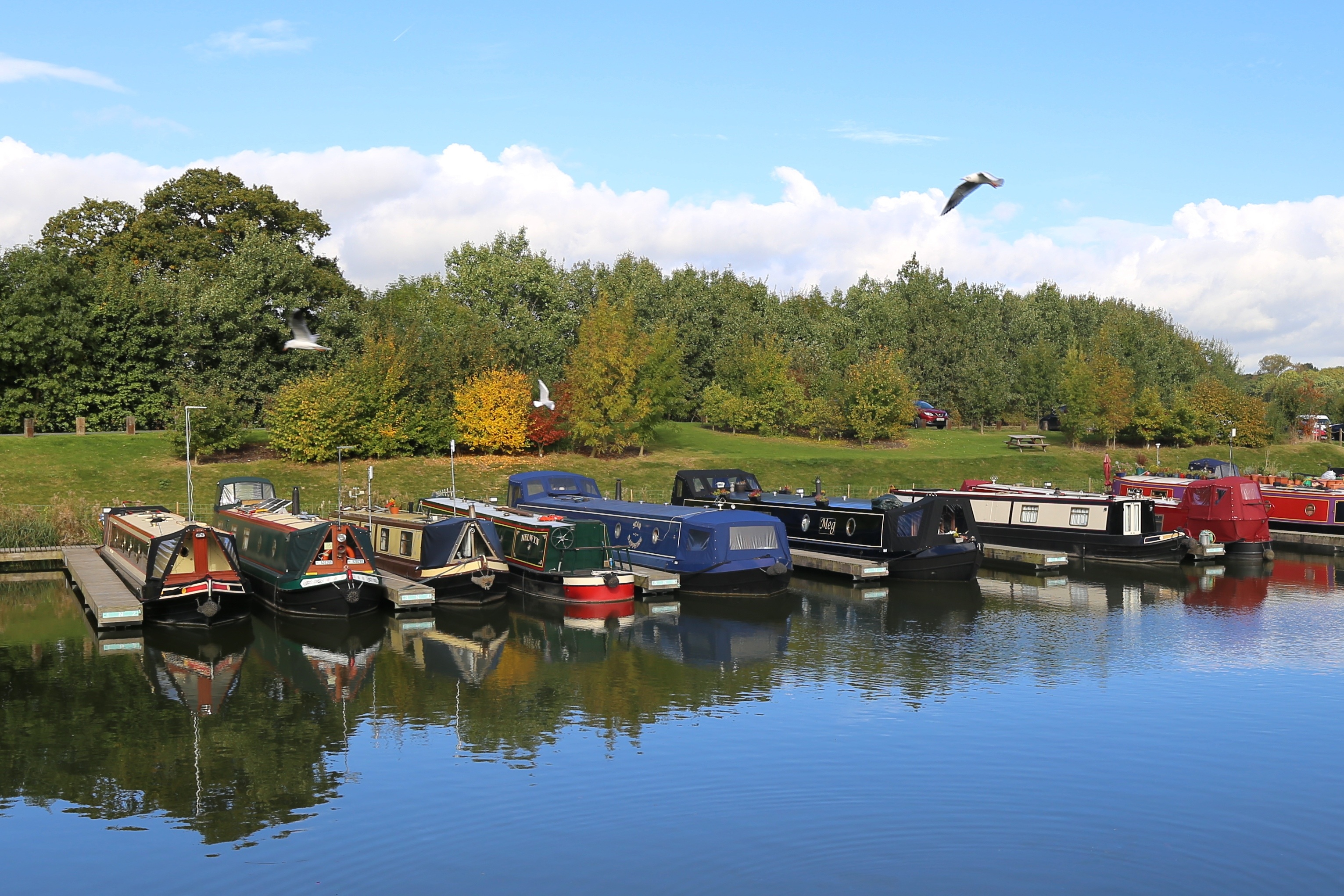 Canal Boat Long free image download