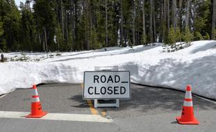 Traffic Winter Yellow Stone