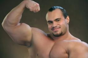Fitness Body-Builder Biceps