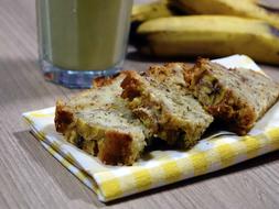 bread with bananas