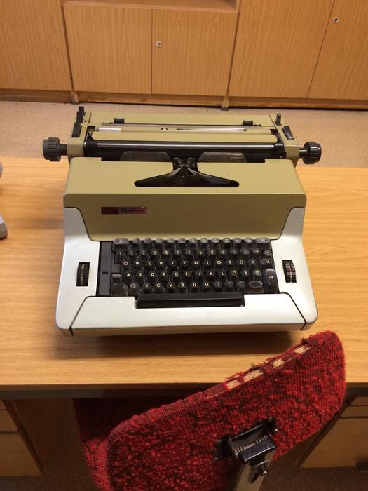 Typewriter Old School 70