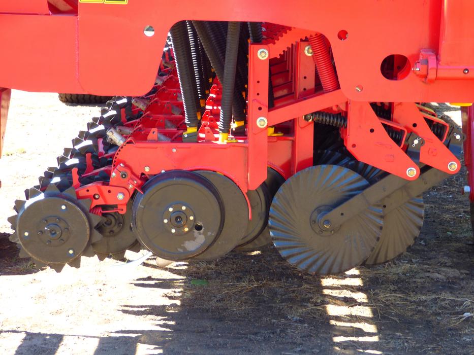 sharp blades of a farm car