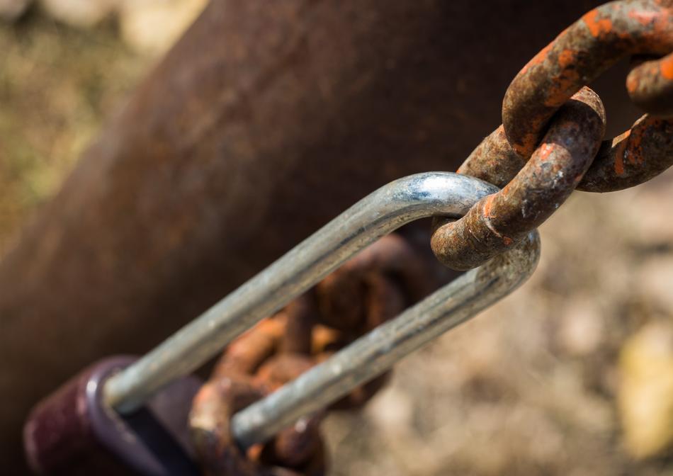 Castle Chain Iron