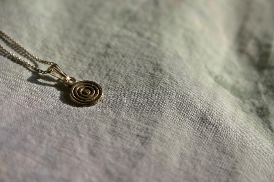 swirled gold jewelry
