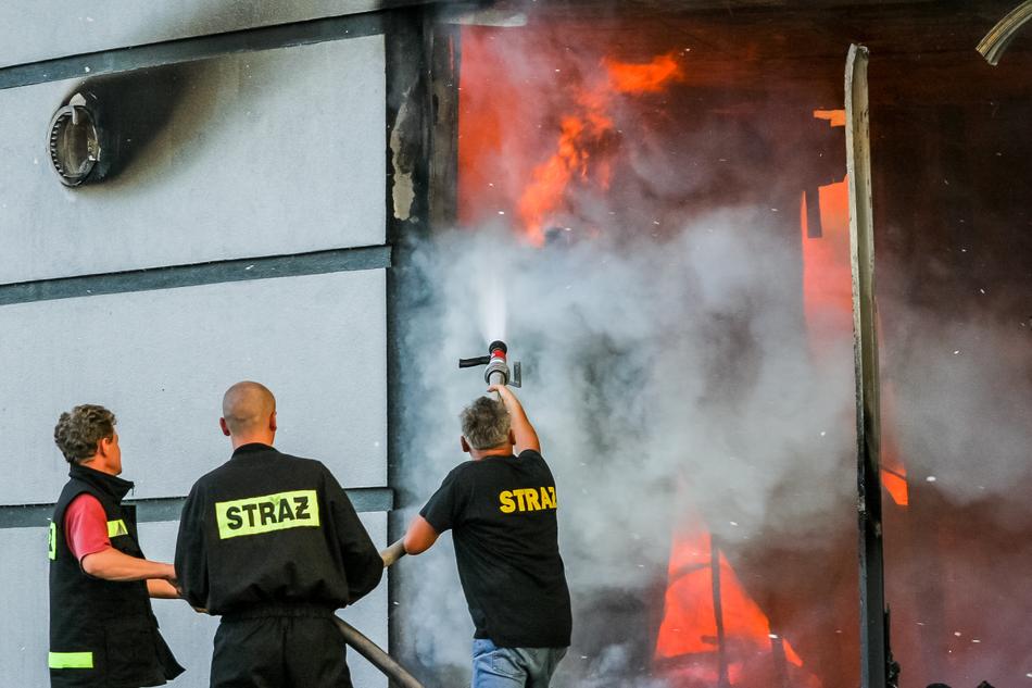 extinguishing a large fire