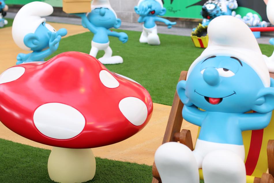 Smurfs toys on vacation