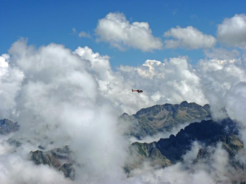 Pyrénées Mountain Summit