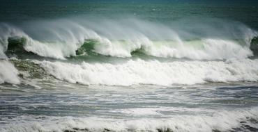 big sea wave