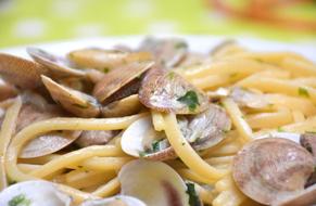 spaghetti with clams