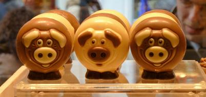 cute baking pigs