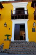 balcony above entrance to Colonial Building, cuba