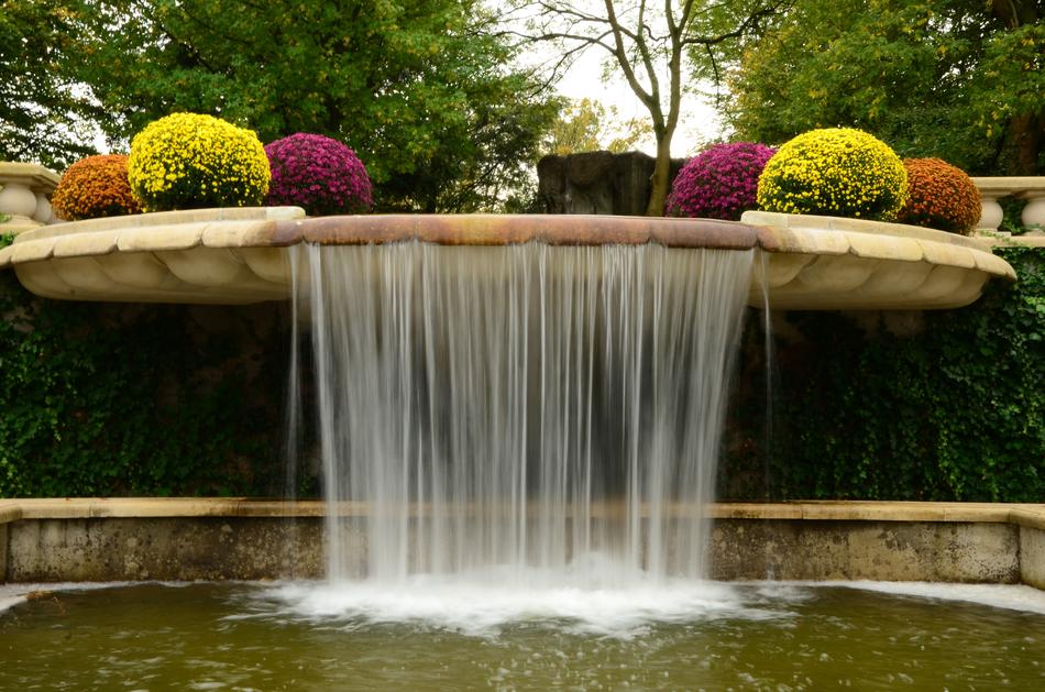 Castle Gardens Arcen Waterfall