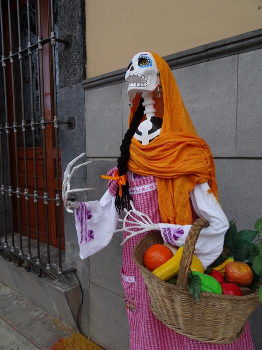 the day of death sculpture in mexico