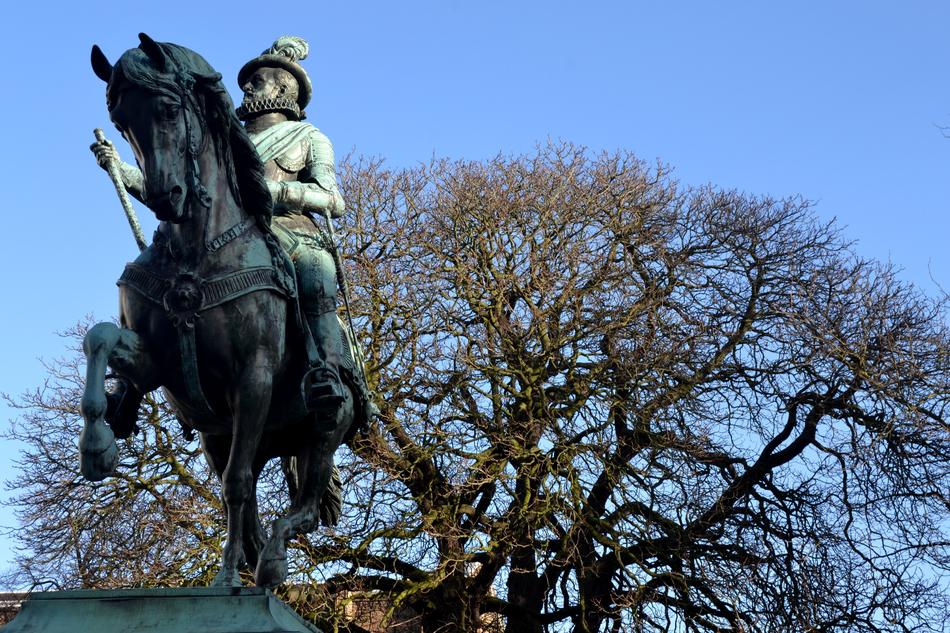 beautiful sculpture of a man on a horse