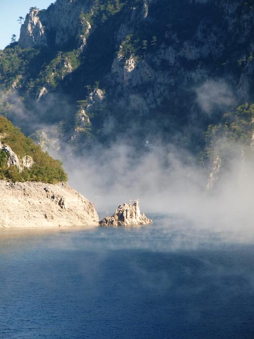 river and mountains landscape view