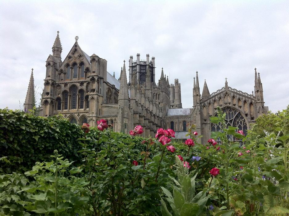 Ely Uk Cathedral Garden