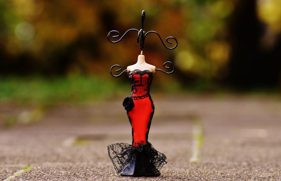 cute sculpture of a girl