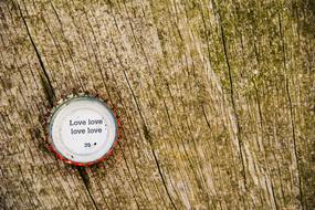 the lid with the inscription on the table