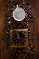 aromatic grains near the cup