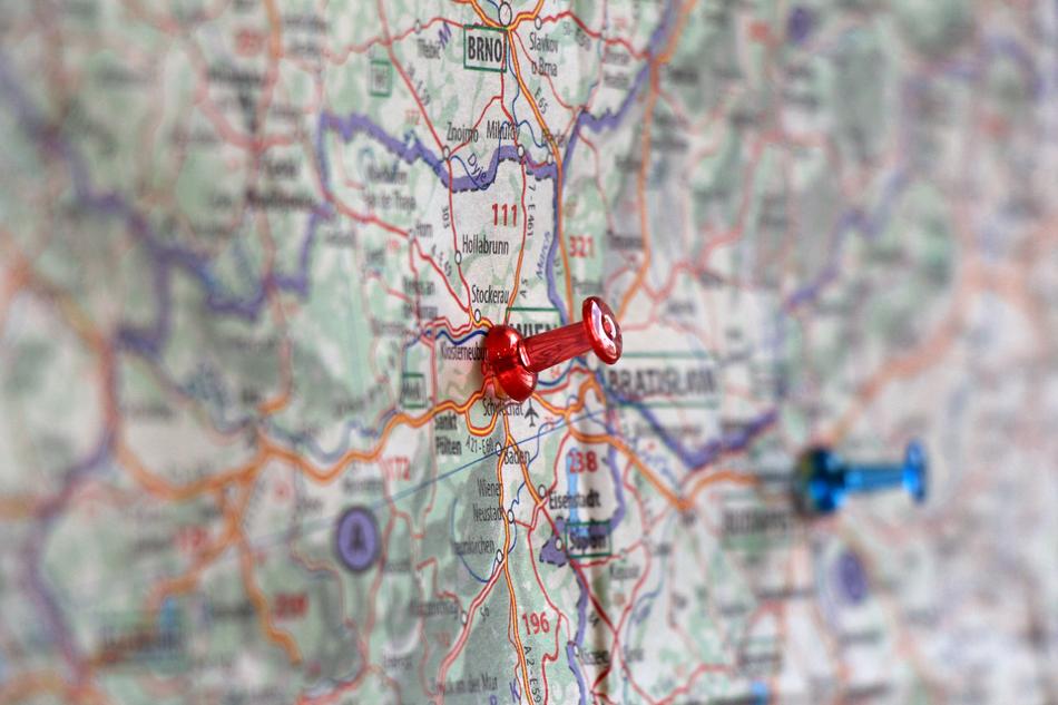 map signs in color