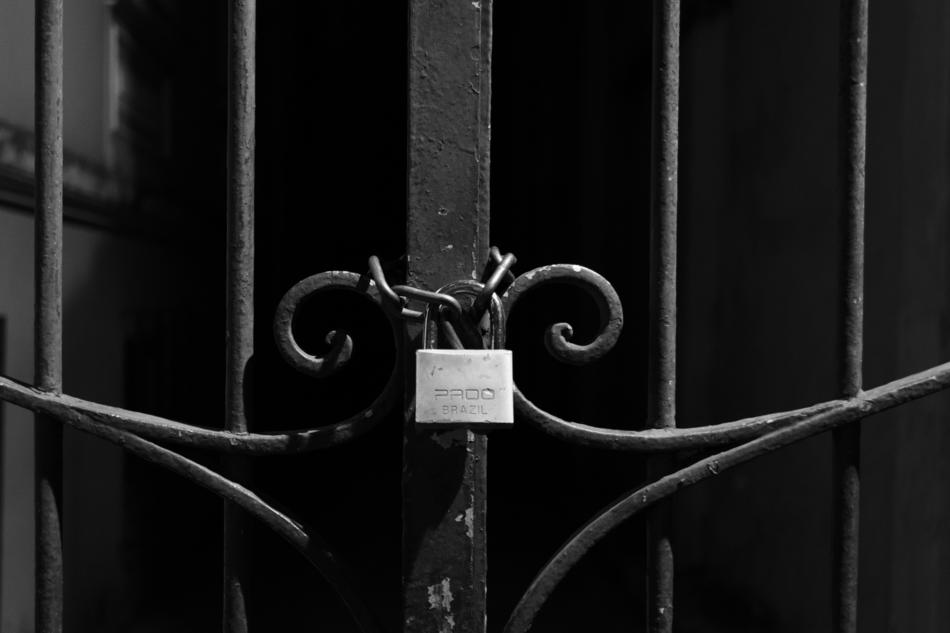 Stuck gate