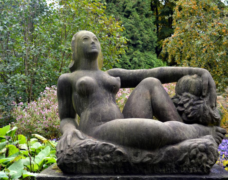 Statue of a girl in the garden