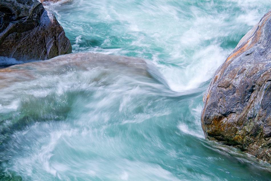 water hitting the rocks