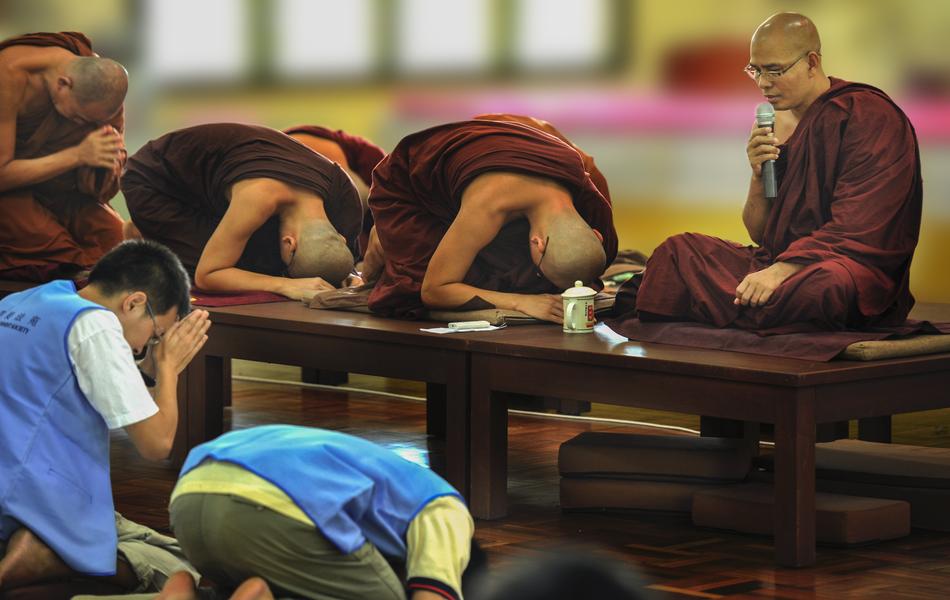 Theravada Buddhism Pay Respect