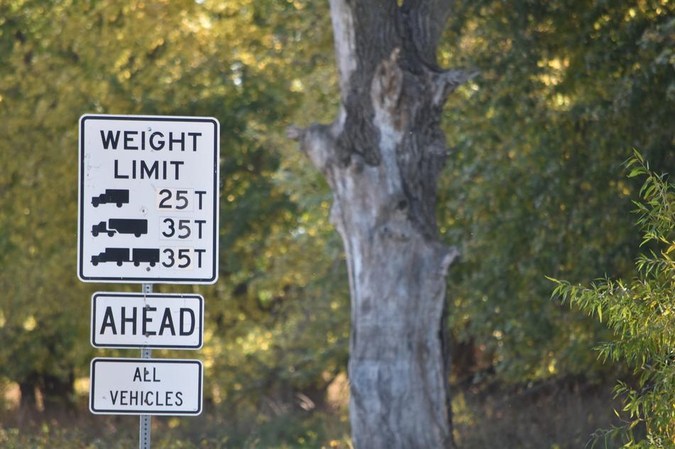 Sign Weight Limit Road
