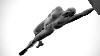 sculpture Art of Flying Man