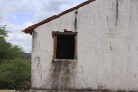 scary abandoned house