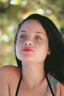 photo of brunette with an attentive look