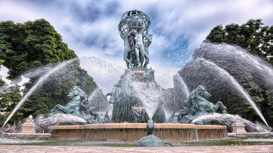 beautiful Fountain Sculpture