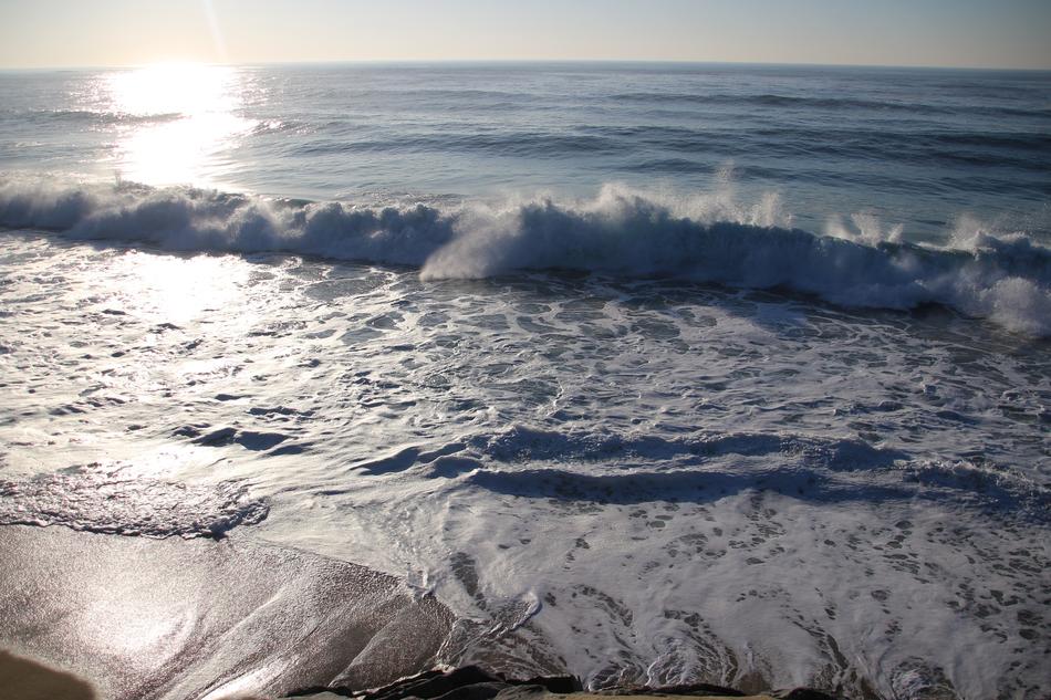 Ocean Waves at sunlight