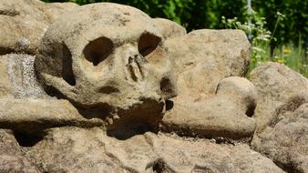 Big Skull Stone Statue