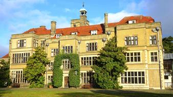excellent Manor House