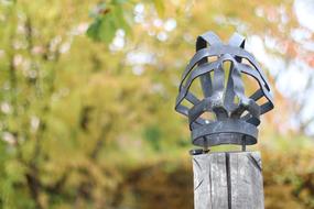 Monument Figure Helm