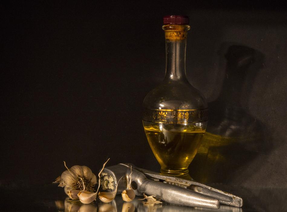 oil in a bottle with garlic