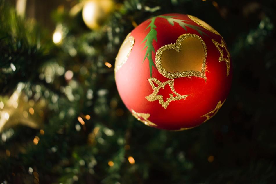 Christmas tree ball red landscape view