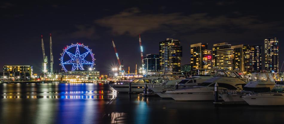 Boats and Buildings in night City
