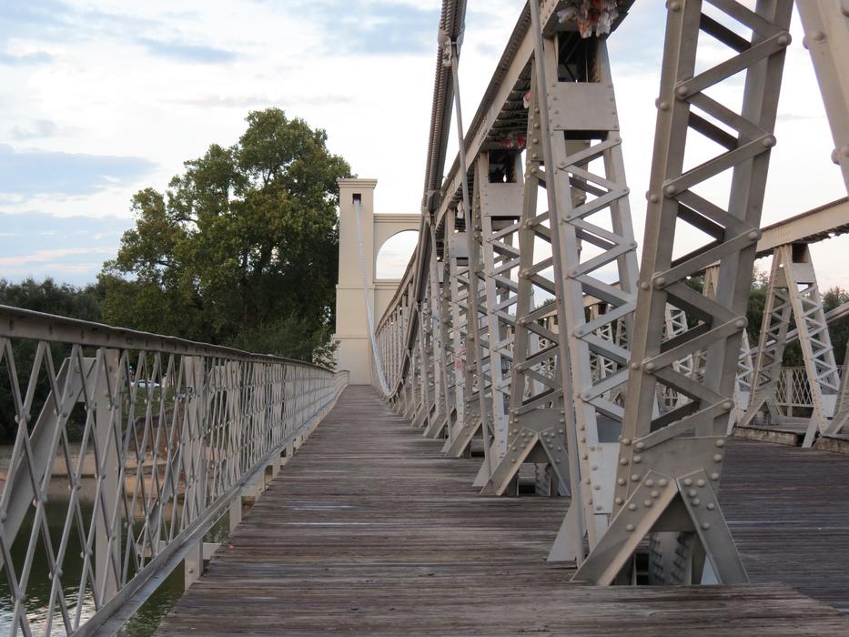 travel bridge tourism
