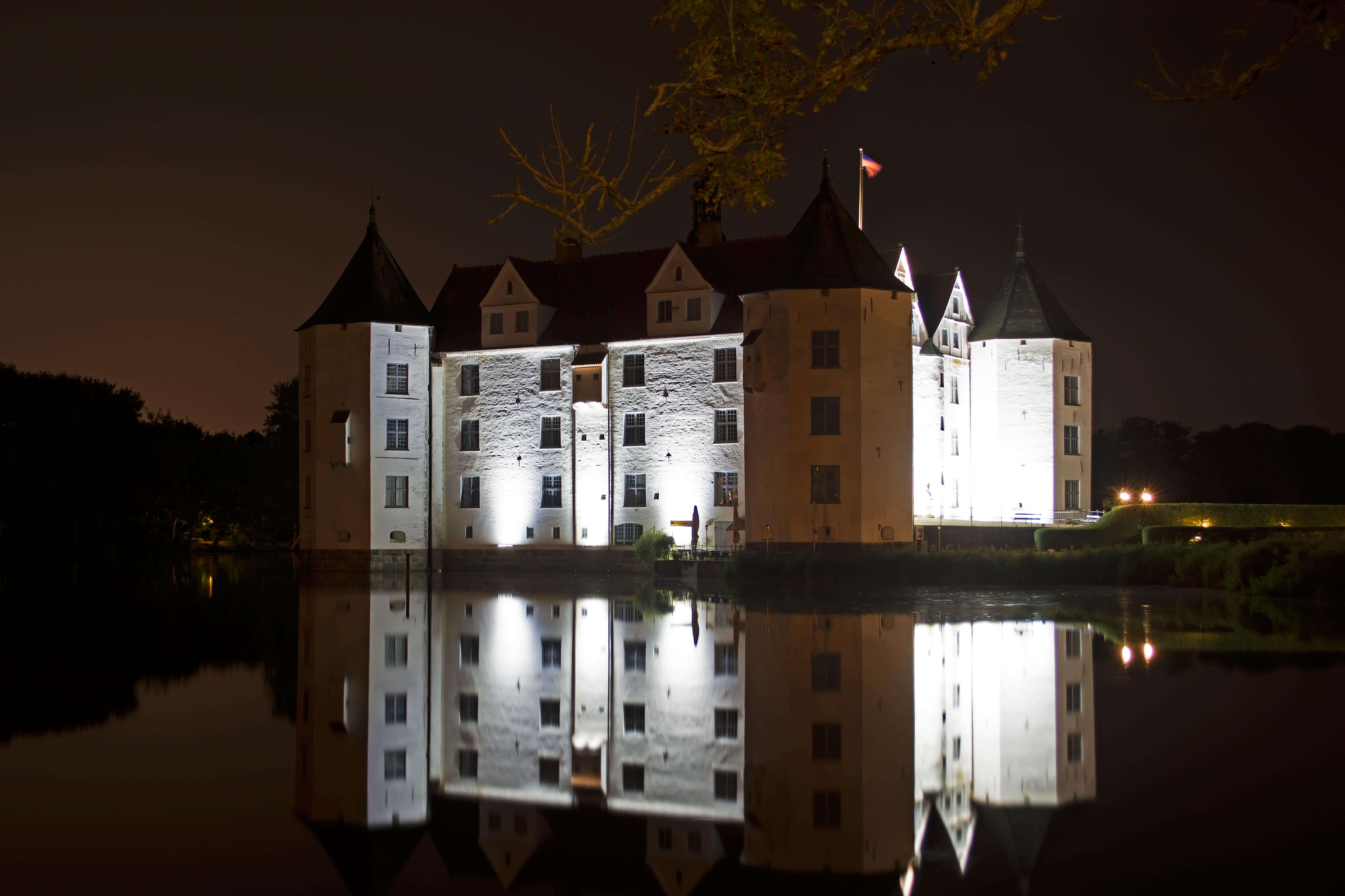 Das schloss. Замок Глюксбург. Замок Гельфштын Чехия. Замок на воде Глюксбург. Глюксбург (Шлезвиг-Гольштейн).