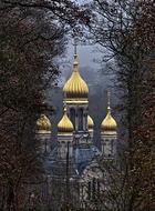 Photo of a church with golden domes in Wiesbaden, Germany