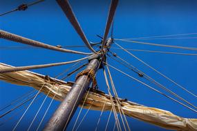 sailing wooden mast