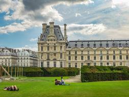 Magnificent view of the louvre